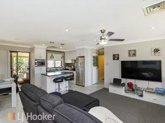 29 Flinders Street, WESTDALE House for rent Listed by Whitney.