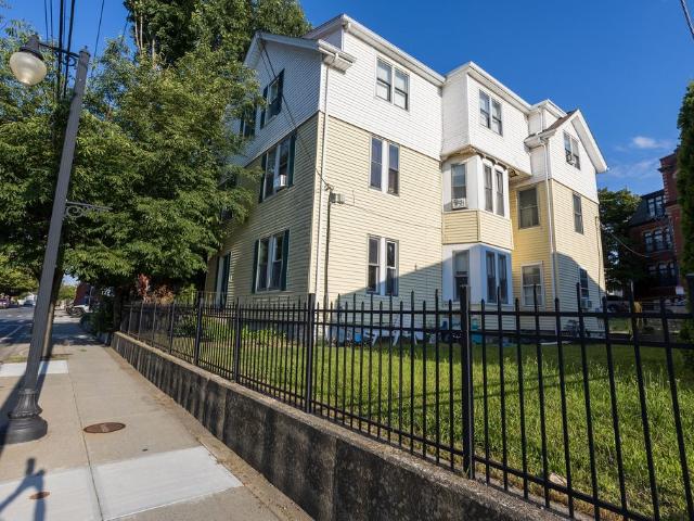 29 Hamlet Avenue