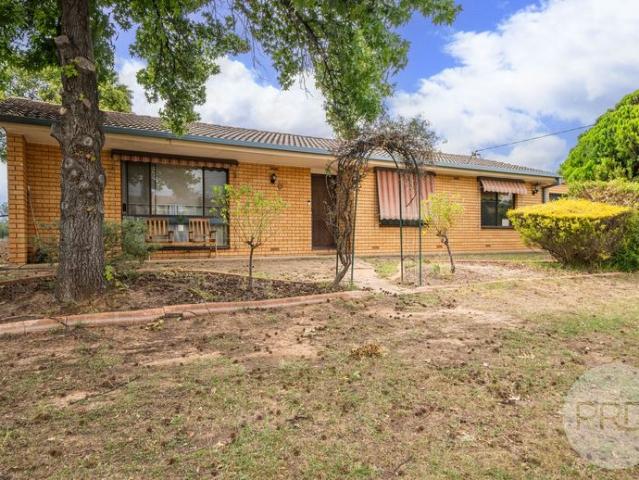 29 Huron Crescent, Lake Albert NSW 2650