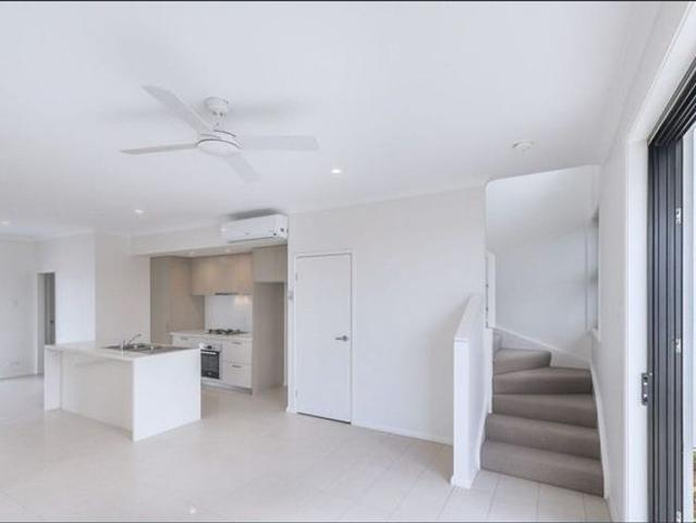 29 Mayfair Lane, Hope Island