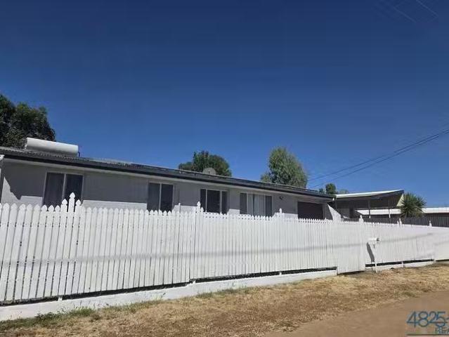 29 Milne Bay Road, Soldiers Hill, QLD 4825