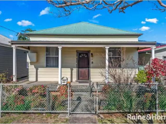 29 Narara Road, ADAMSTOWN House for rent Listed by Glen Cook.