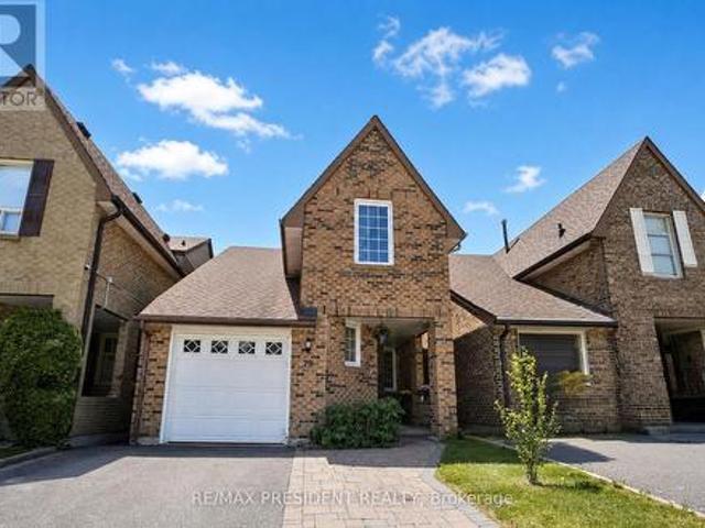 29 Norbrook Crescent, Toronto, ON, M9V 4P7 house for sale | Listing ID W13624 | Royal LePage