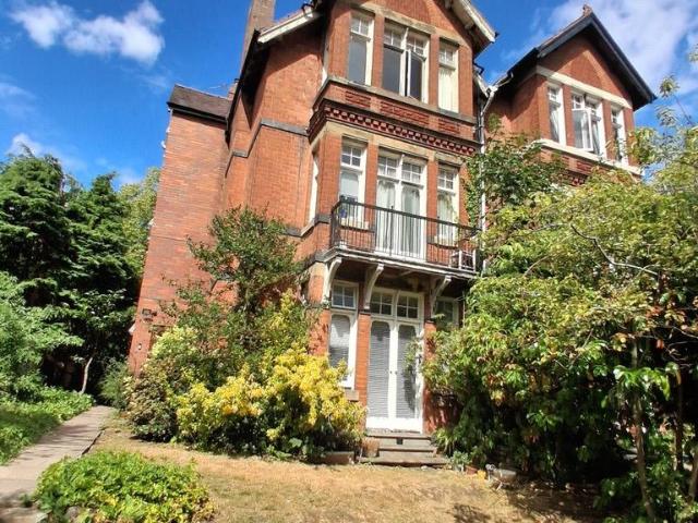 29 Park Dale West, Wolverhampton WV1 Studio to rent £550 pcm £127 pw