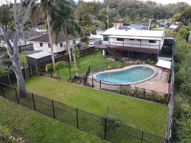 29 Reynton Street, CURRUMBIN WATERS House for rent Listed by.