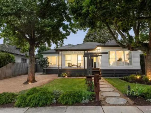 29 Rialton Avenue, Blackburn North VIC 3130 House Auction