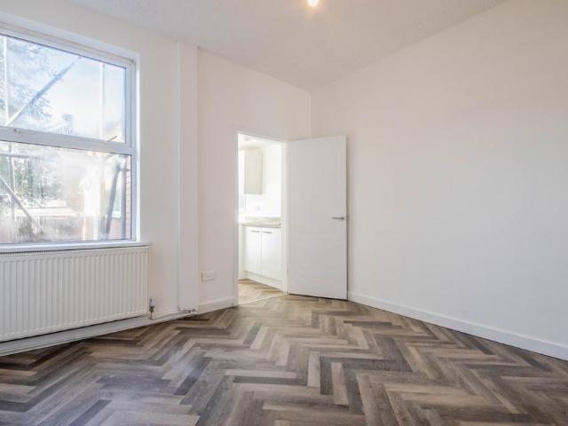 29 Rossington Road, Nottingham 2 bed terraced house to rent £850 pcm £196 pw