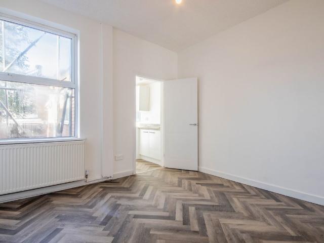 29 Rossington Road, Nottingham NG2, 2 bed terraced house to rent, £900 pcm | PrimeLocation