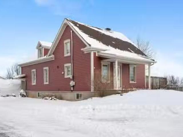29 Rue Du Couvent, Saint Simon, QC, J0H 1Y0 house for sale.
