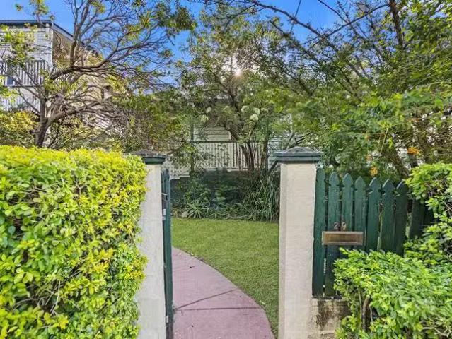 29 Sydney Street, Fairfield, QLD 4103