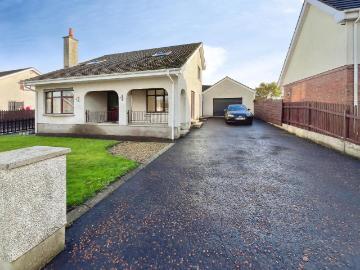 Northern Ireland - Garden, Fireplace, Parking