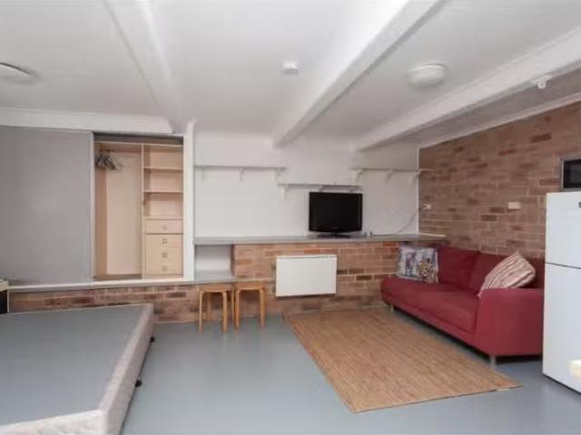 2/9A Neave Avenue, Figtree Apartment for rent Listed by Saman.