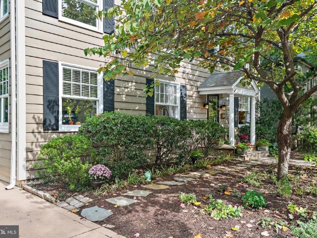 2 Murray Avenue