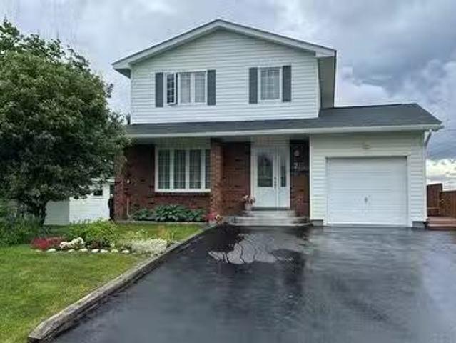 2 Macneil Crescent, Stephenville, NL, A2N 3E3 house for sale.