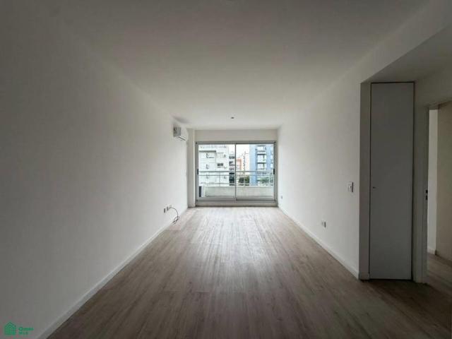 2 Main Rooms Apartment for Rent with Garage in Flores