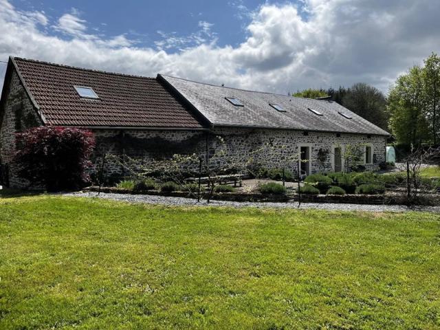 2 maisons, 2 granges, avec 6646 m2