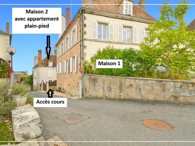 2 maisons + appartement indépendant + grange de 200 m² – Idé. 387m² Châteaumeillant