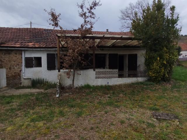 2 maisons avec grange, atelier et terrain