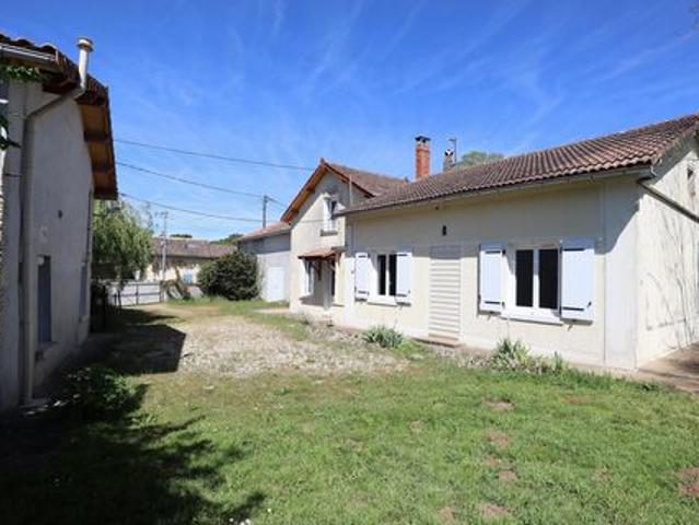 2 maisons habitables + grange sur terrain de 1200m2