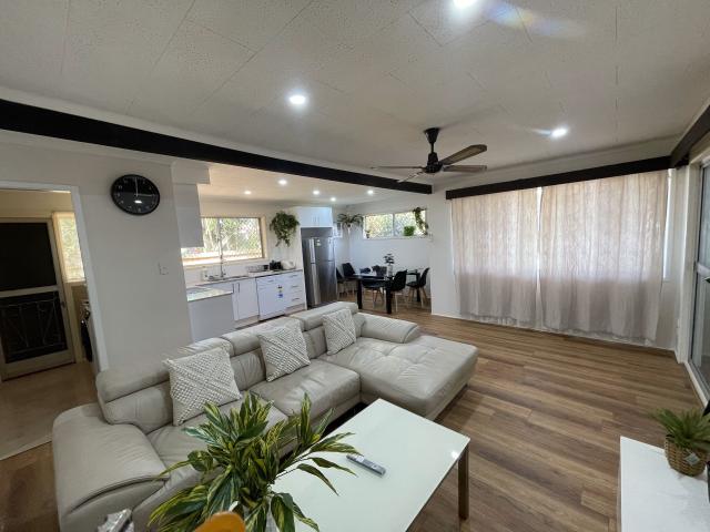2 Mascala Parade Mermaid Waters, QLD 4218