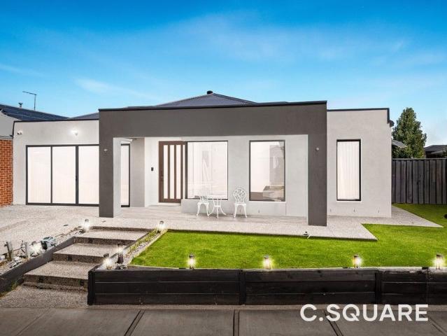 2 MASTERS | 2 LIVINGS | 3 BATH | 2 KITCHENS | 4 TOILETS