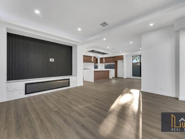 2 Masters! Close To All Amenities!