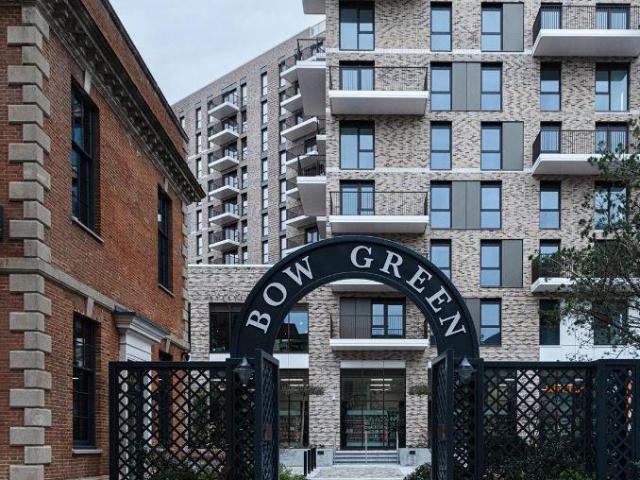 2 Maple Mews, London, E3 4ZD 1 bed apartment to rent £2,552 pcm £589 pw