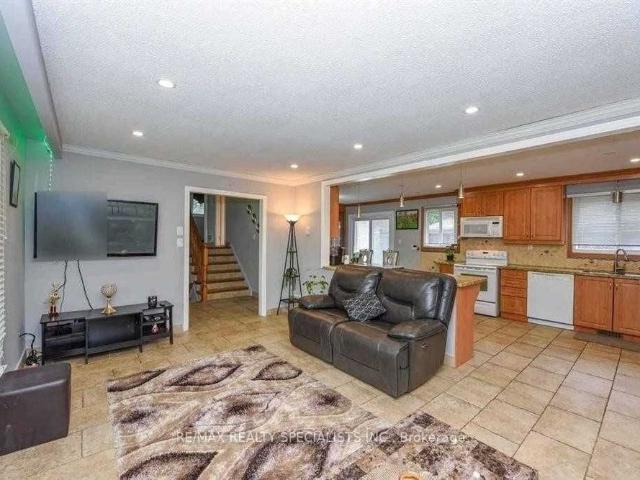 2 Marchbank Crescent, Brampton