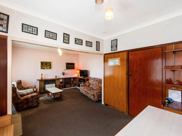 2 McLarty StreetCloverdale WA 6105, Australia