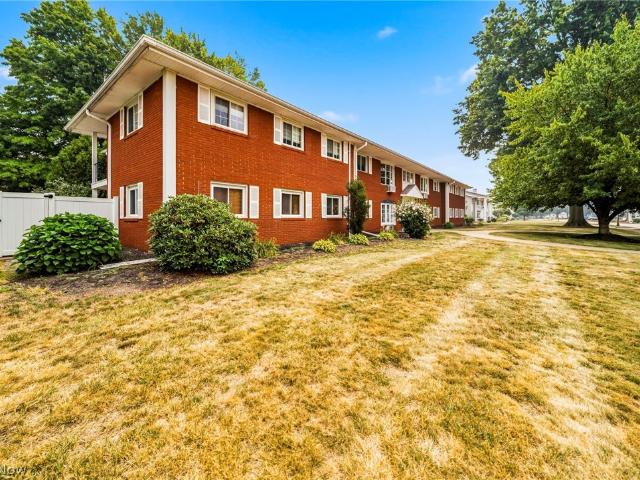 2 Meadowlawn Drive 5