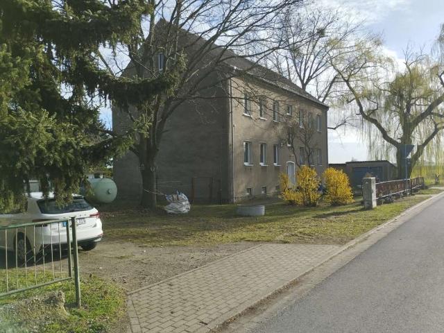 2 Mehrfamilienhäuser im Paket auf 3065 m² Grundstück in idyllischer Lage. Ausbaureserve! Rendite 8 %