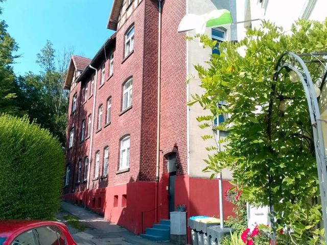 2 Mehrfamilienhäuser mit 9 Wohnungen