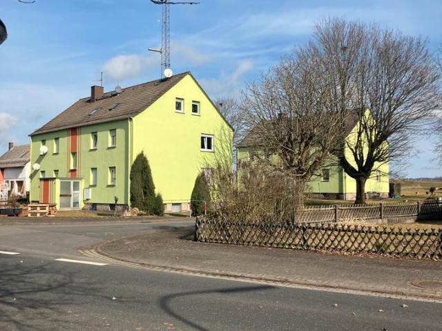 2 Mehrfamilienhäuser + Nebengebäude