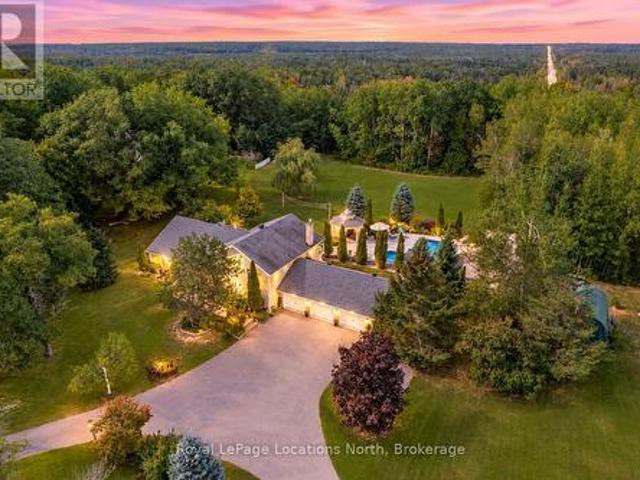 2 Mills Circle, Springwater Midhurst, ON, L9X 0J7 Luxury House for sale | Listing ID S13828 | Royal LePage Carriage Trade Luxury Properties