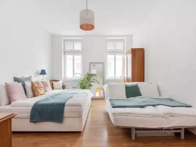 2 Min to Metro I 15 Min to Inner City I Long Term, Vienna Amsterdam Apartments for Rent