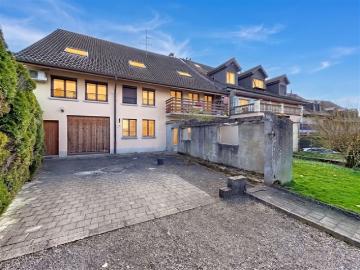 2 Minuten von Echallens – 4P Wohnung im Erdgeschoss mit Garage