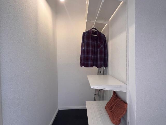 2 Minutes from Markthalle Neun – lovely Kreuzberg Altbau, Berlin Amsterdam Apartments for Rent