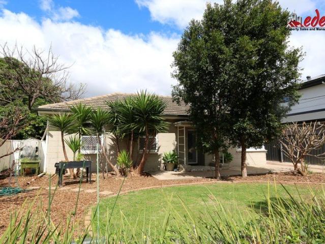 ~2 minutes to the beach, 4 Bed, 2 Bath on a ~726sqm North facing Torrens title allotment