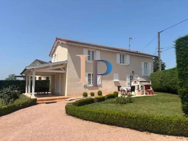 2 MN CHARLIEU MAISON RENOVEE