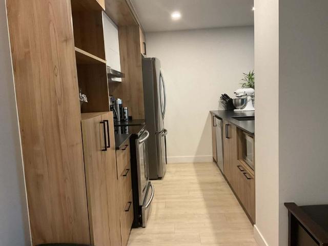 2 mois gratuit. Appartement 4 1/2 + val belair