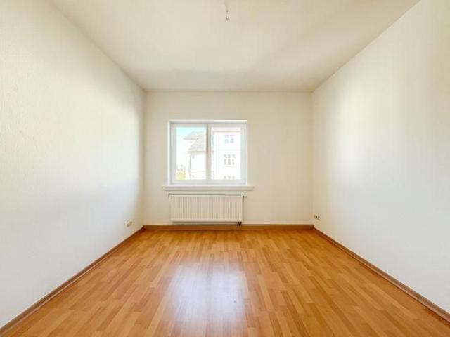 2 Monate mietfrei wohnen*: Lichtdurchflutete Wohnung mit Tageslichtbad und grünem Innenhof