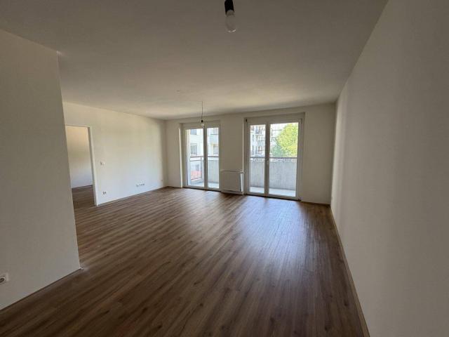 2 Monate mietfrei! Großzügige 2 Zimmer Genossenschaftswohnung mit Balkon und neuer Küche! unbefristeter Mietvertrag