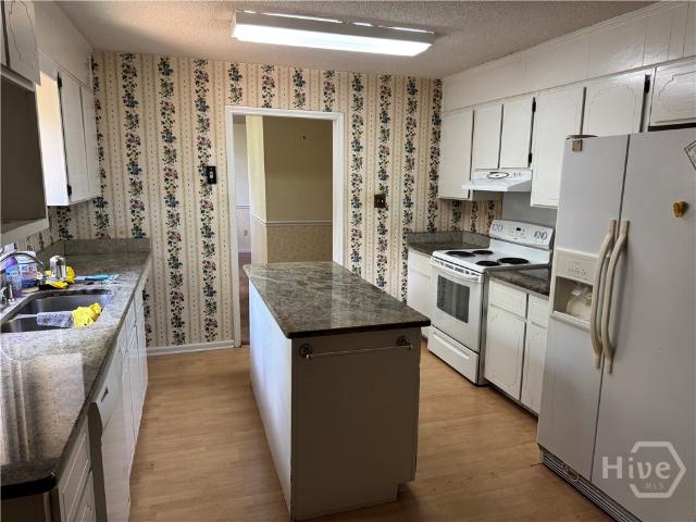 2 Moss Pointe Court