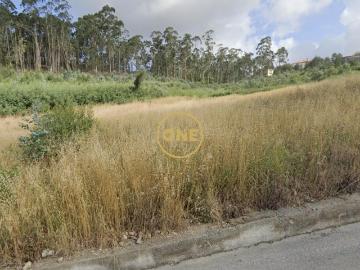 Terreno com projeto aprovado para construção de 2 Moradias