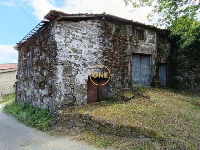 2 Moradias P/ Reconstrução em Passô Vila Verde