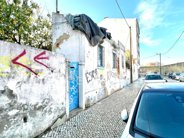 2 Moradias – Rua Francisco Ferrer em Almada