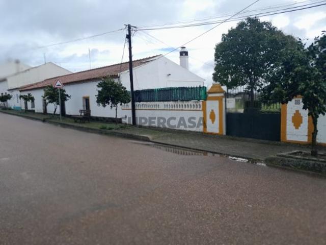 2 Moradias Térreas