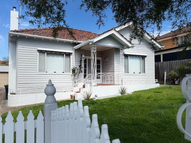 2 Moreland Rd, Essendon