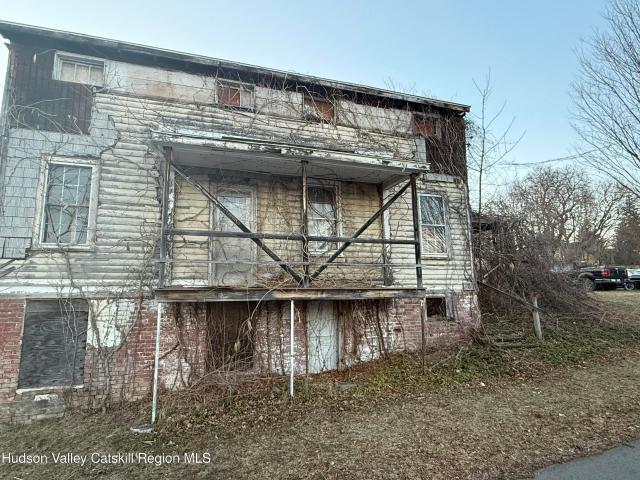 2 N Montgomery