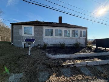 2 N Strawberry Hill Lane